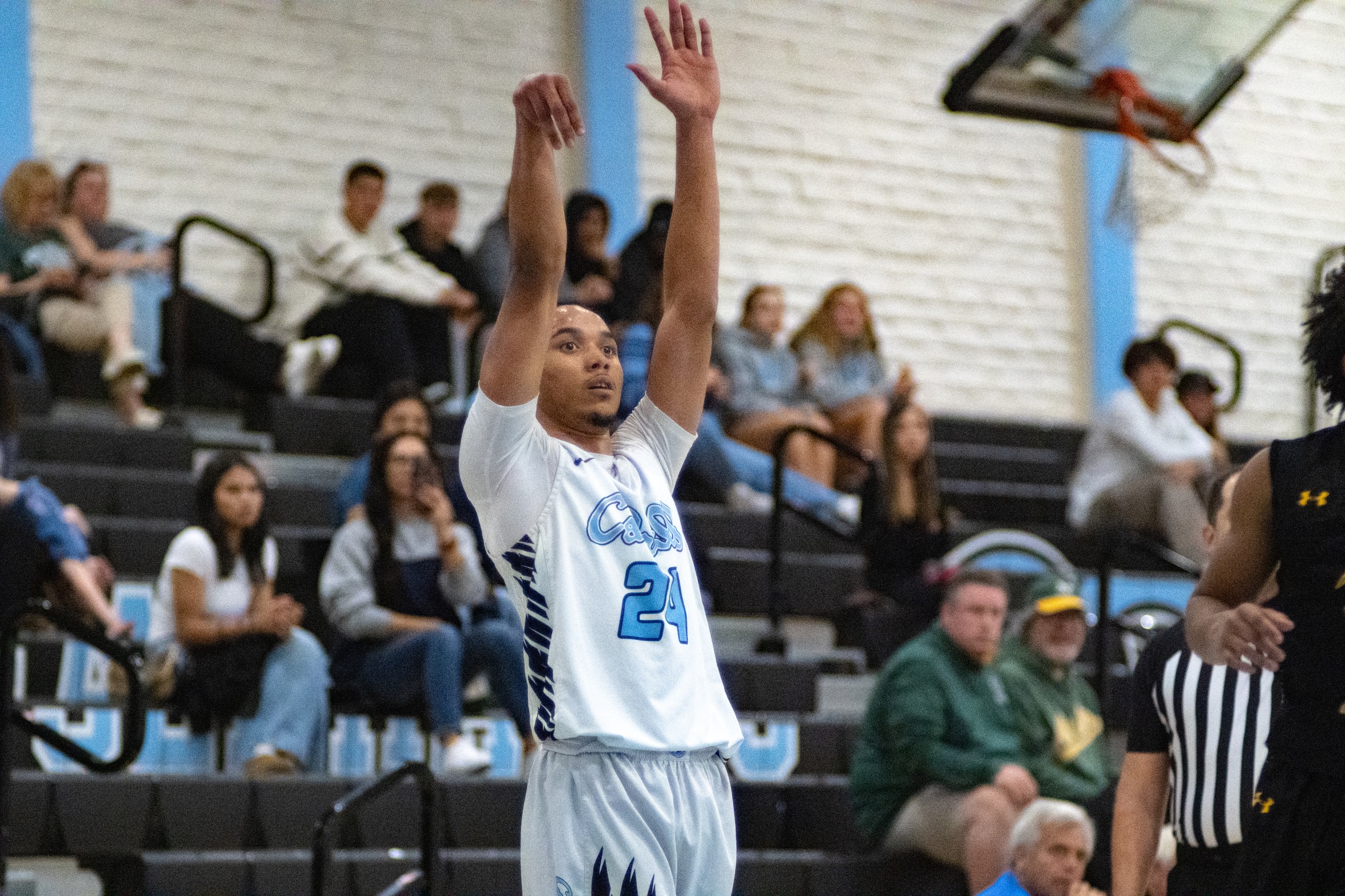 Men's Hoop Weathers Napa Strom Visit To Adobe Palace | Gallery